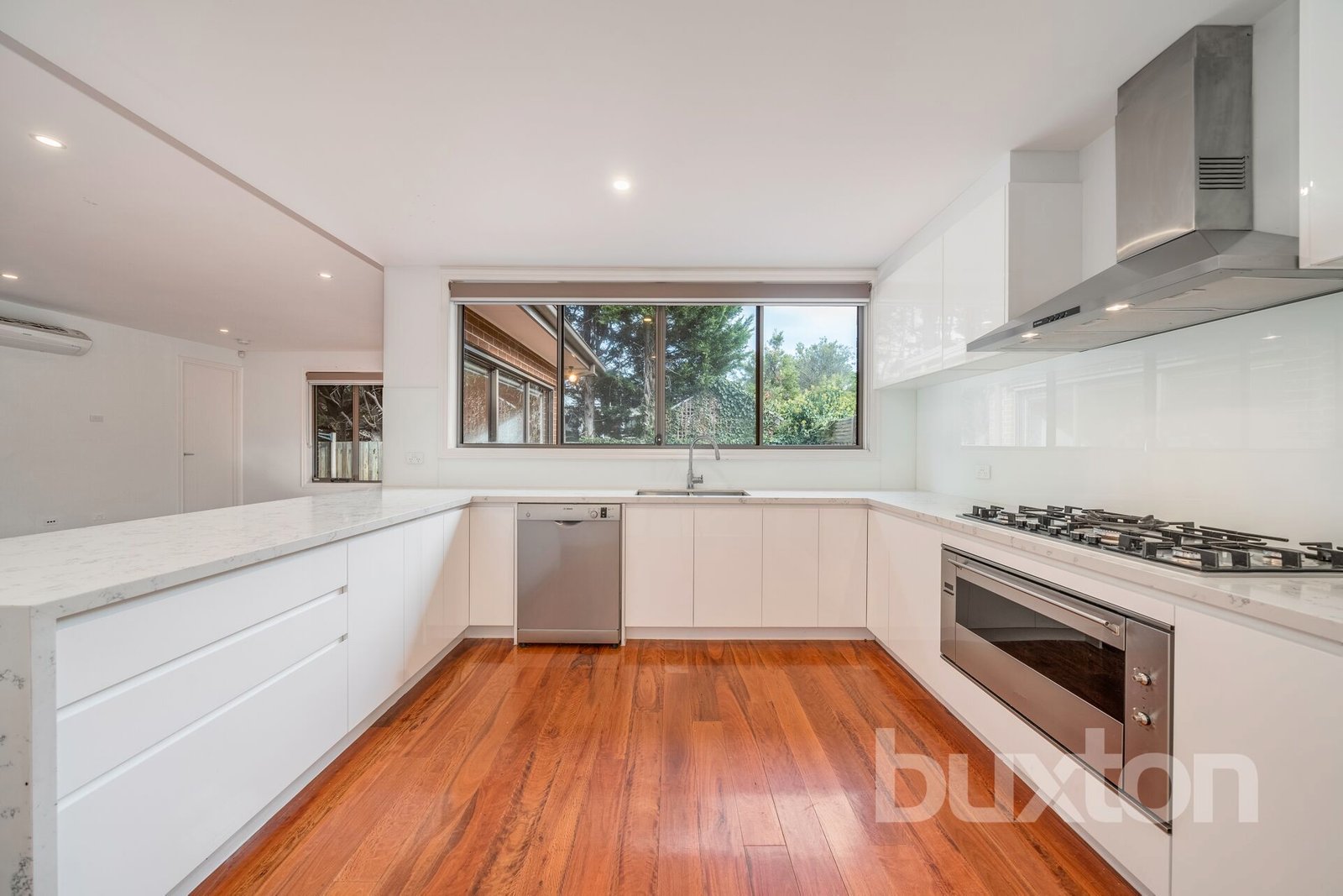Gallery: 2/16 Eleebana Avenue