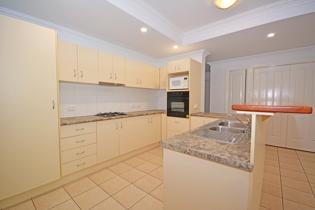 2/16 Elizabeth Street POTTSVILLE 3