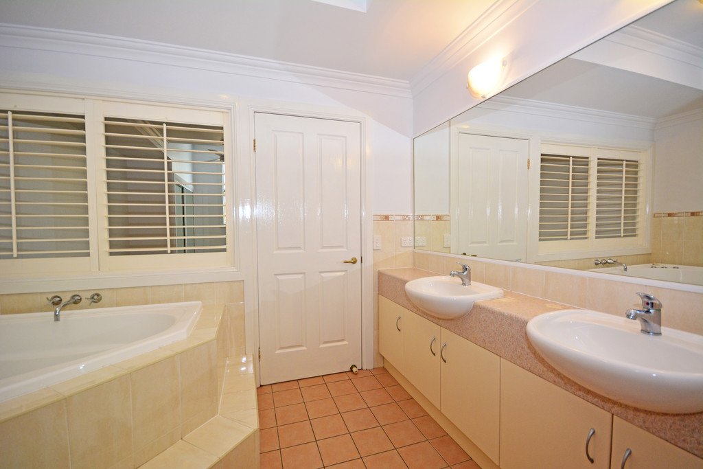 2/16 Elizabeth Street POTTSVILLE 6