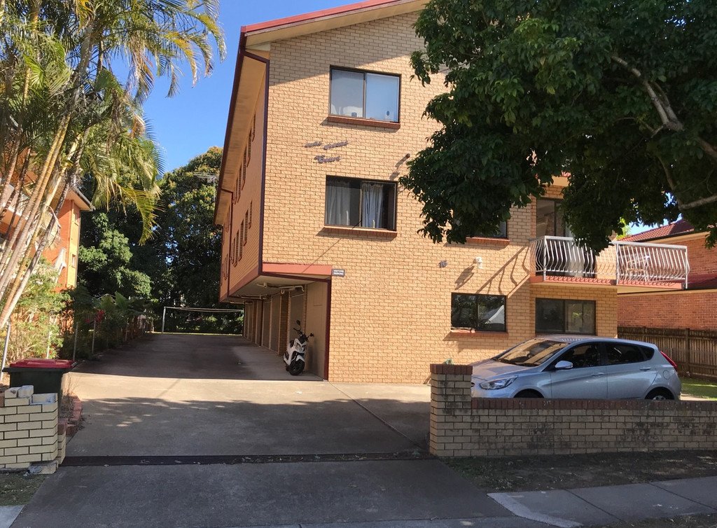 2/16 Elliott Street CLAYFIELD 1
