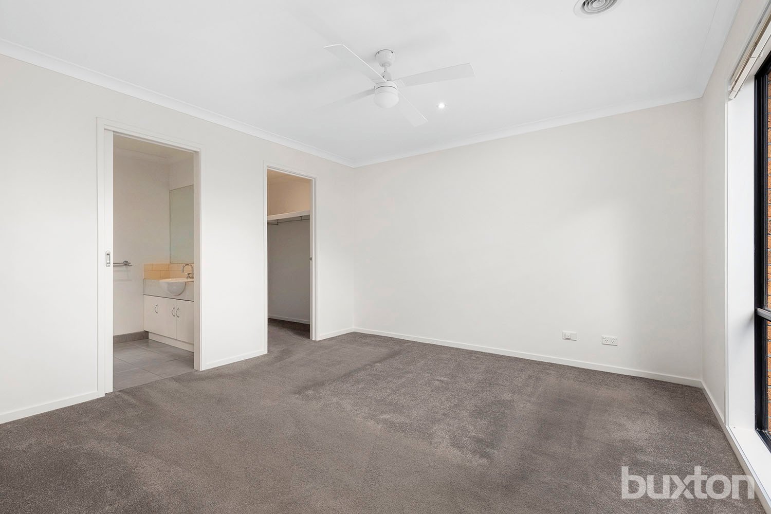 Gallery: 2/16 Evans Avenue