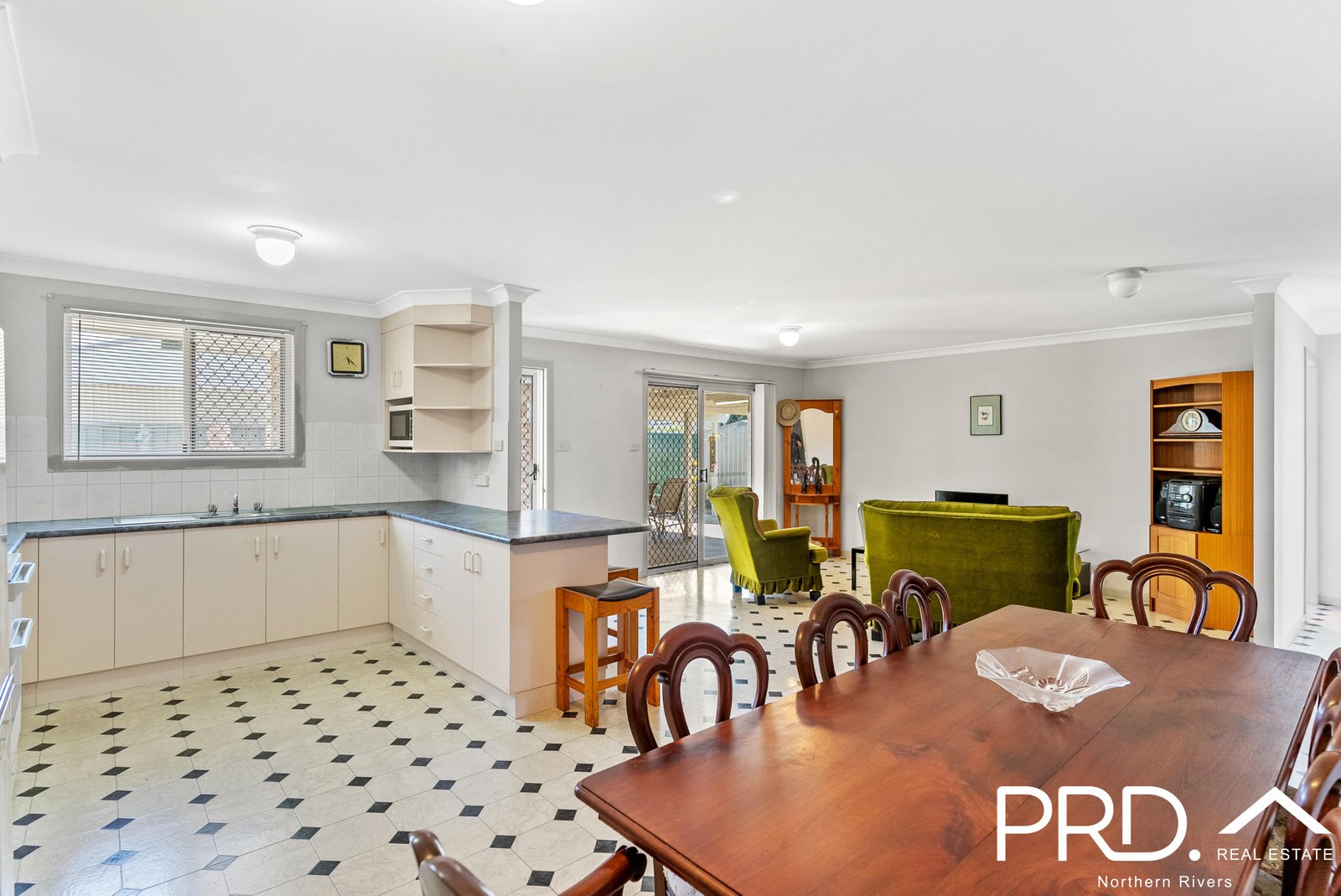 2/16 Frances Street CASINO 12