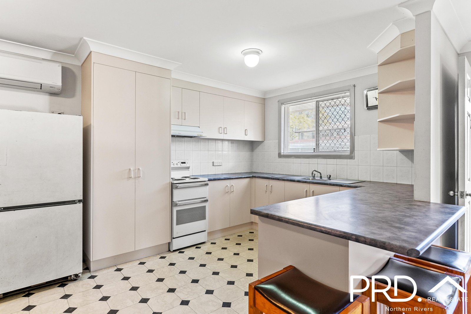 2/16 Frances Street CASINO 13