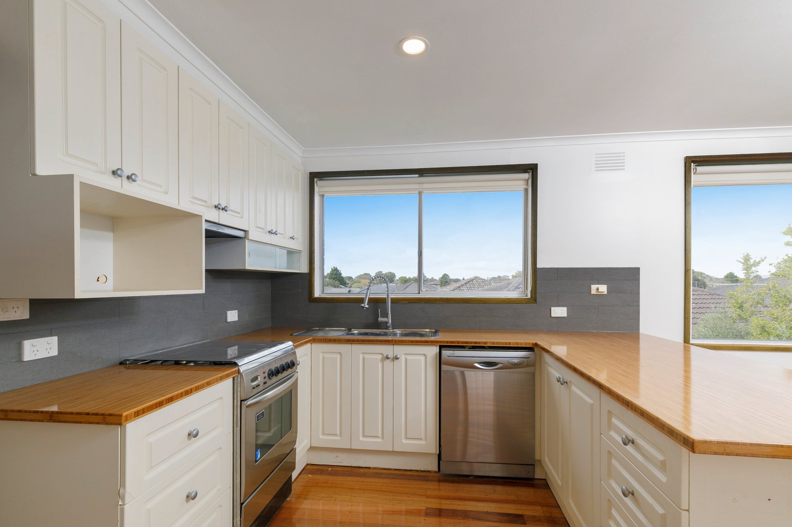 Gallery: 2/16 Golden Avenue