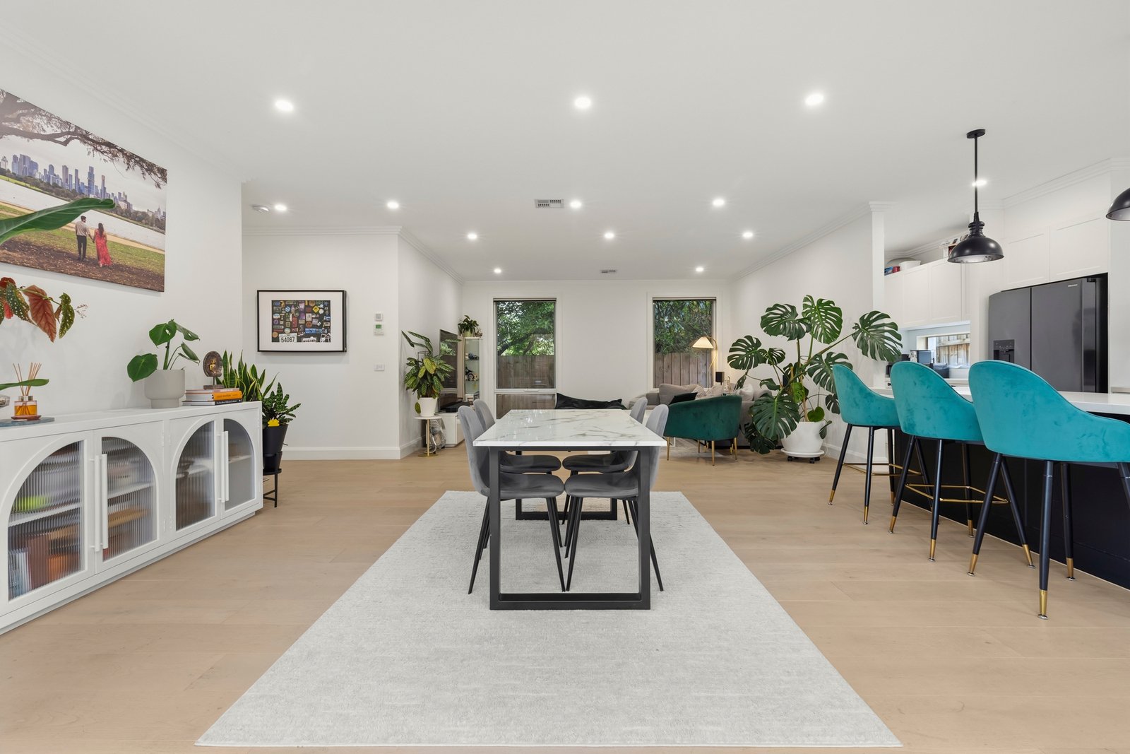 2/16 Hampshire Road, Glen Waverley, 3150