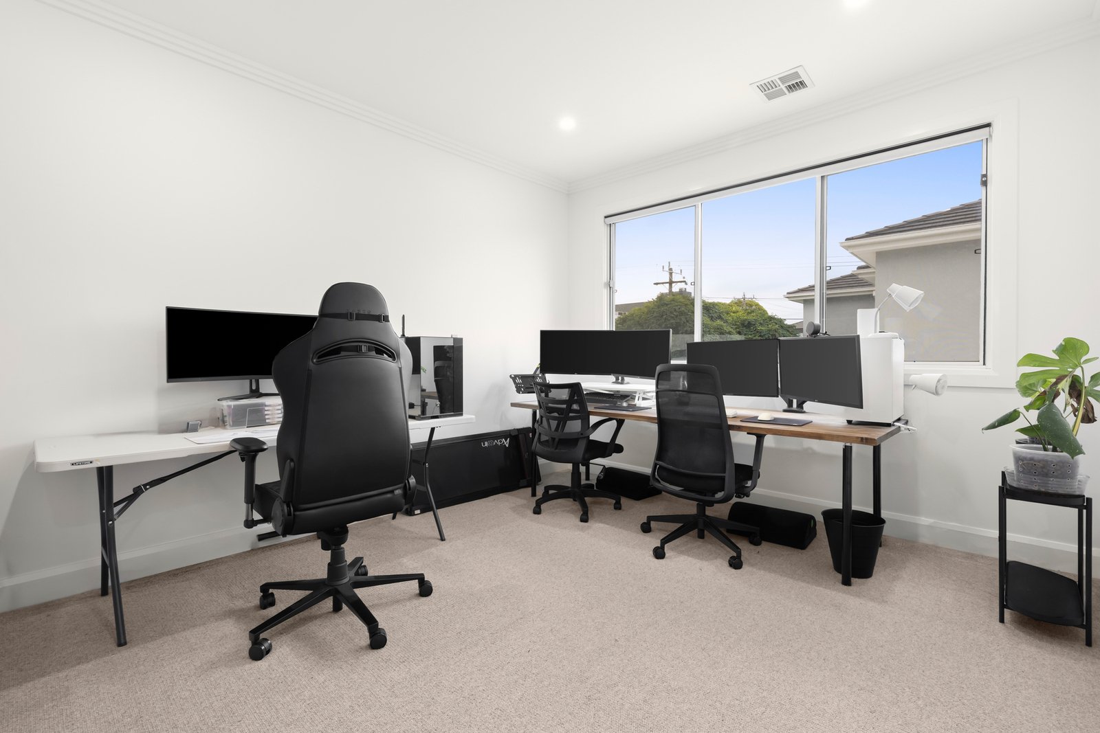 2/16 Hampshire Road, Glen Waverley, 3150