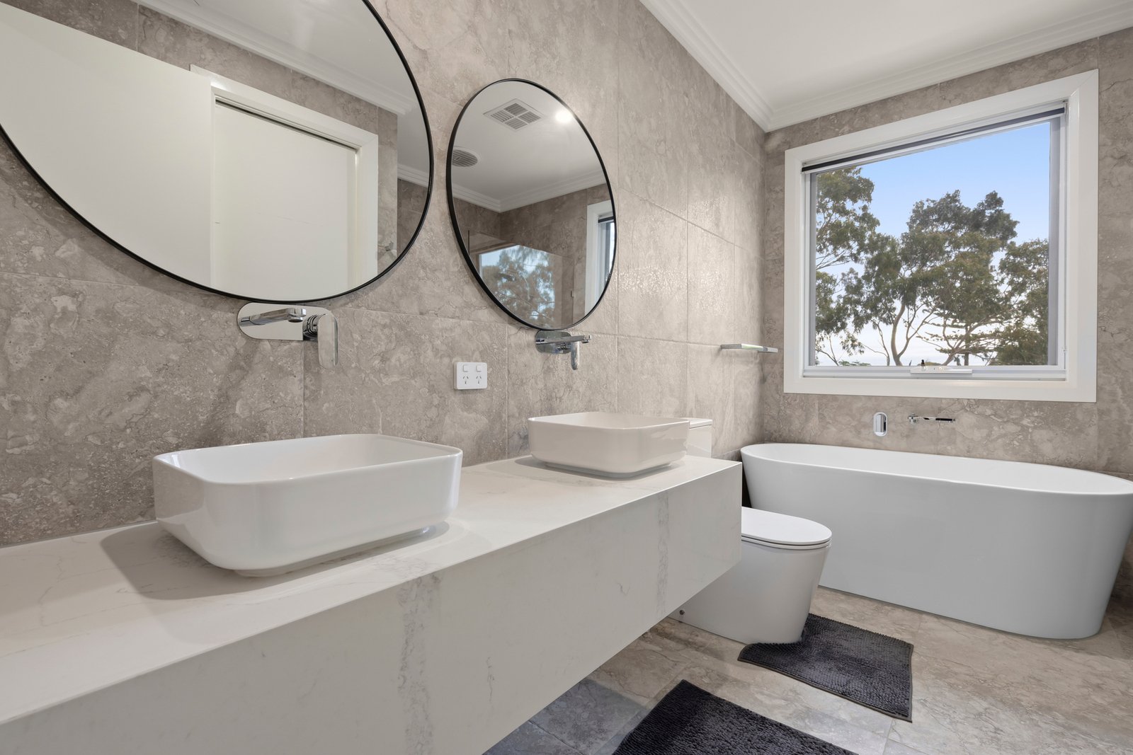 2/16 Hampshire Road, Glen Waverley, 3150