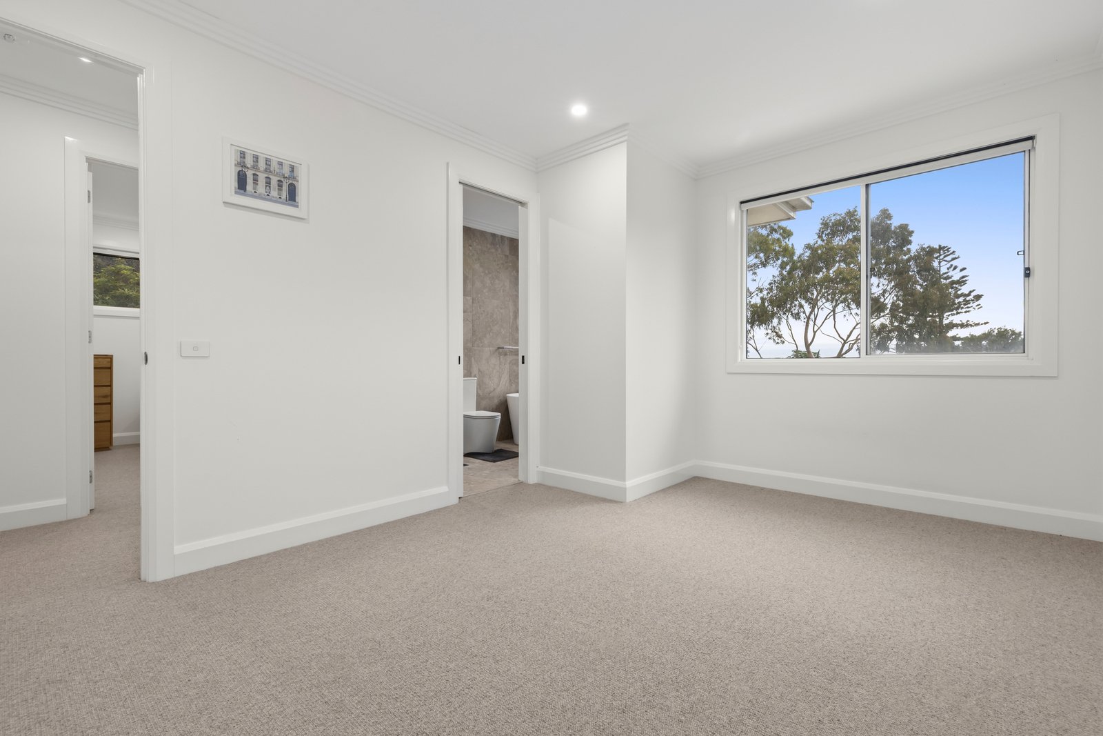 2/16 Hampshire Road, Glen Waverley, 3150