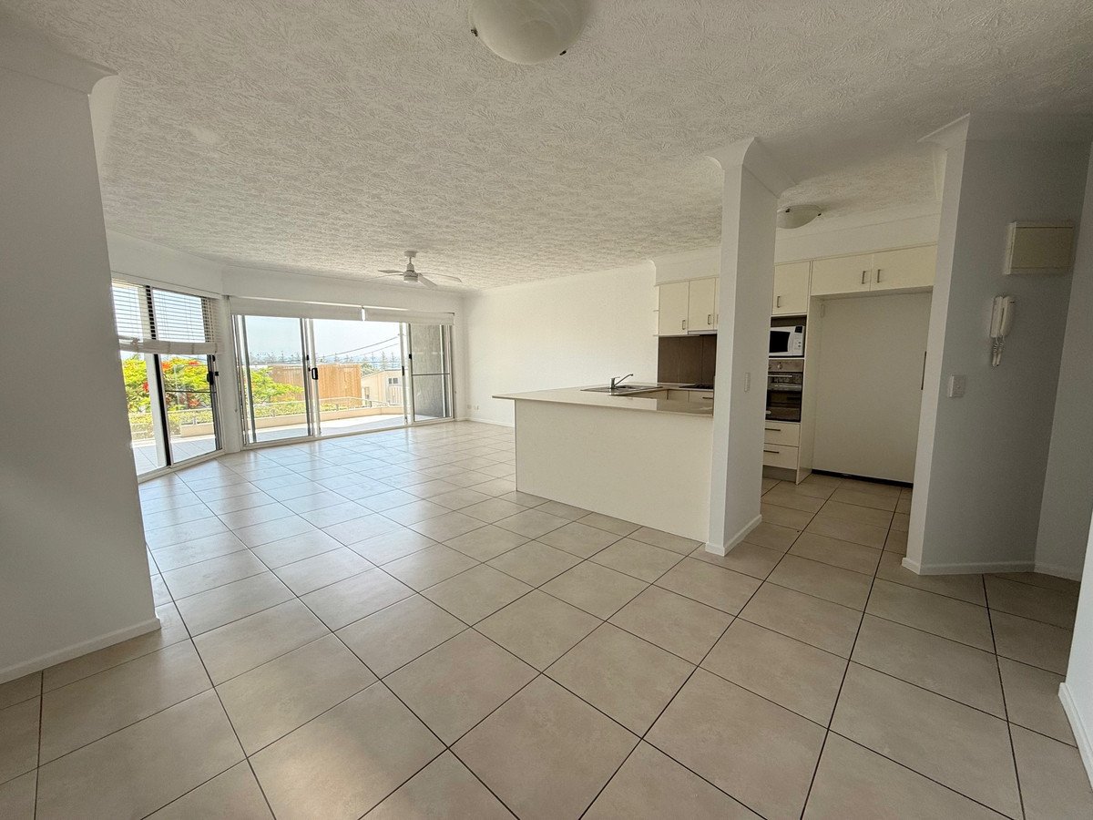 2/16 Hill Avenue Burleigh Heads 8