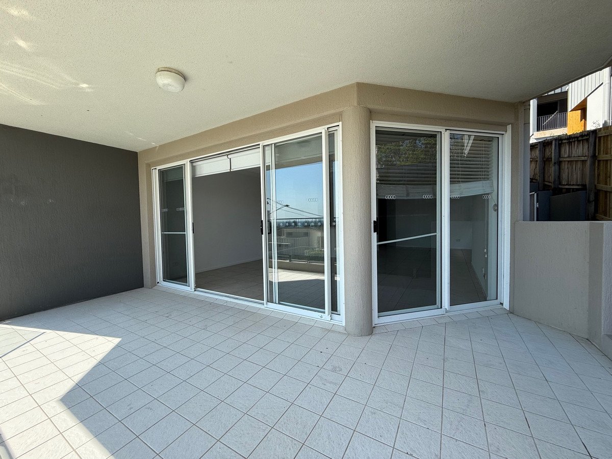 2/16 Hill Avenue Burleigh Heads 1