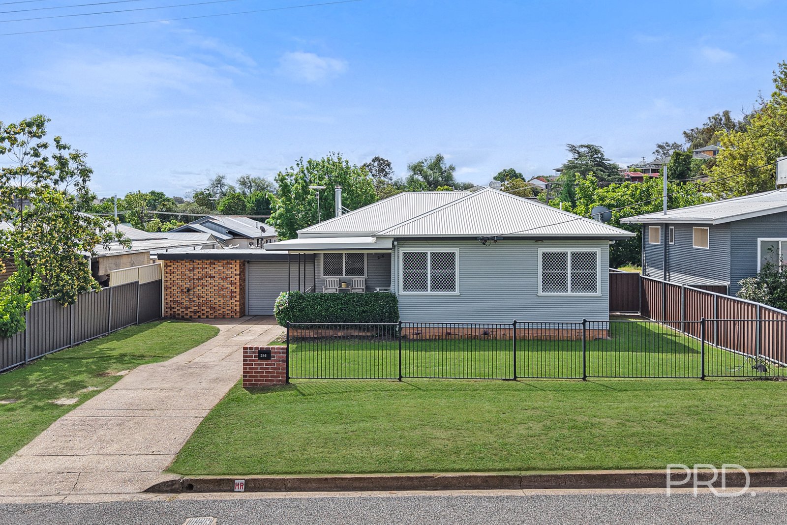 216 Johnston Street NORTH TAMWORTH 1