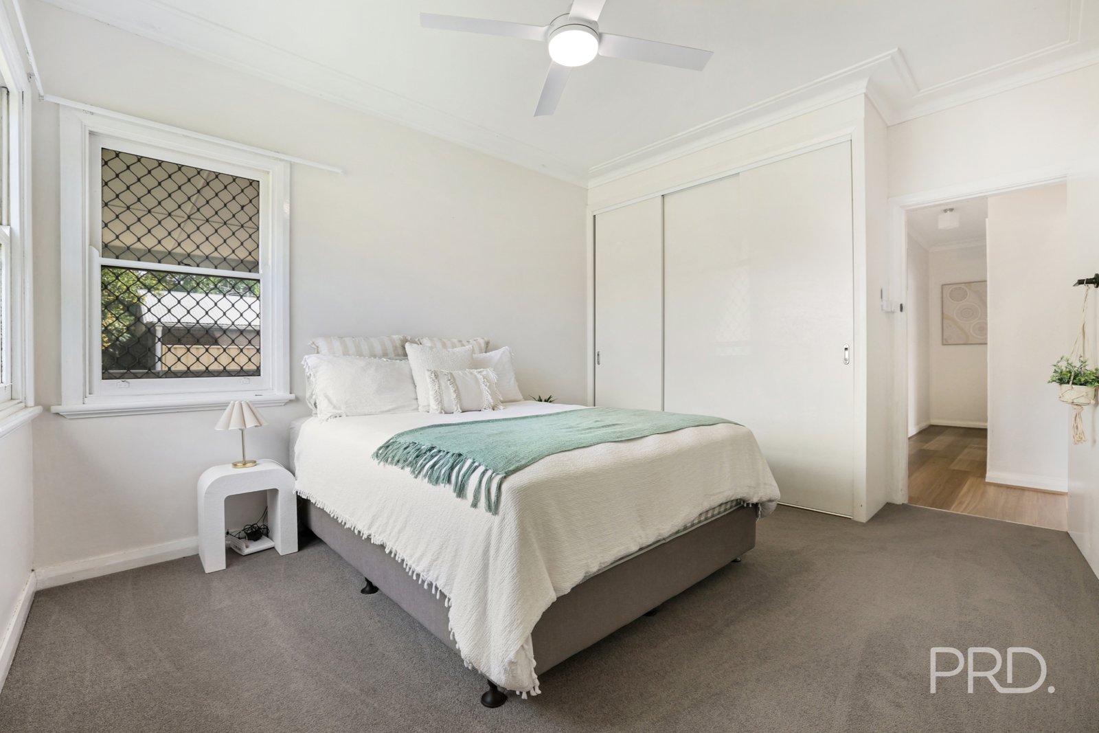 216 Johnston Street NORTH TAMWORTH 5