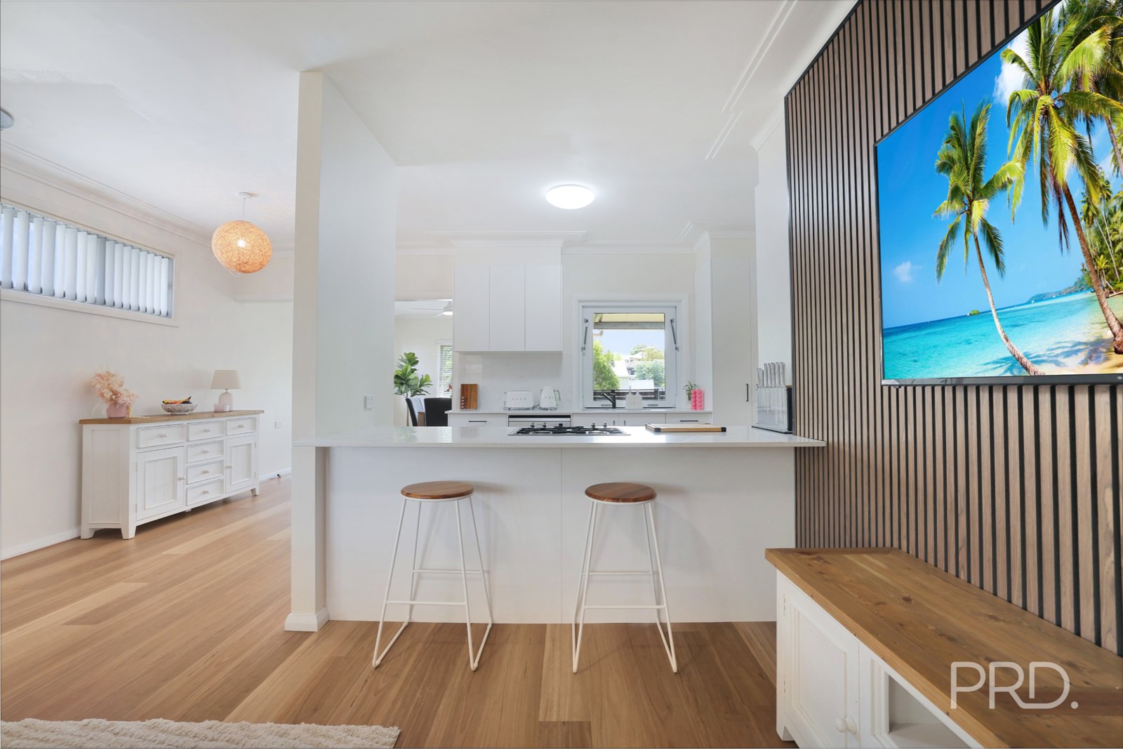 216 Johnston Street NORTH TAMWORTH 11