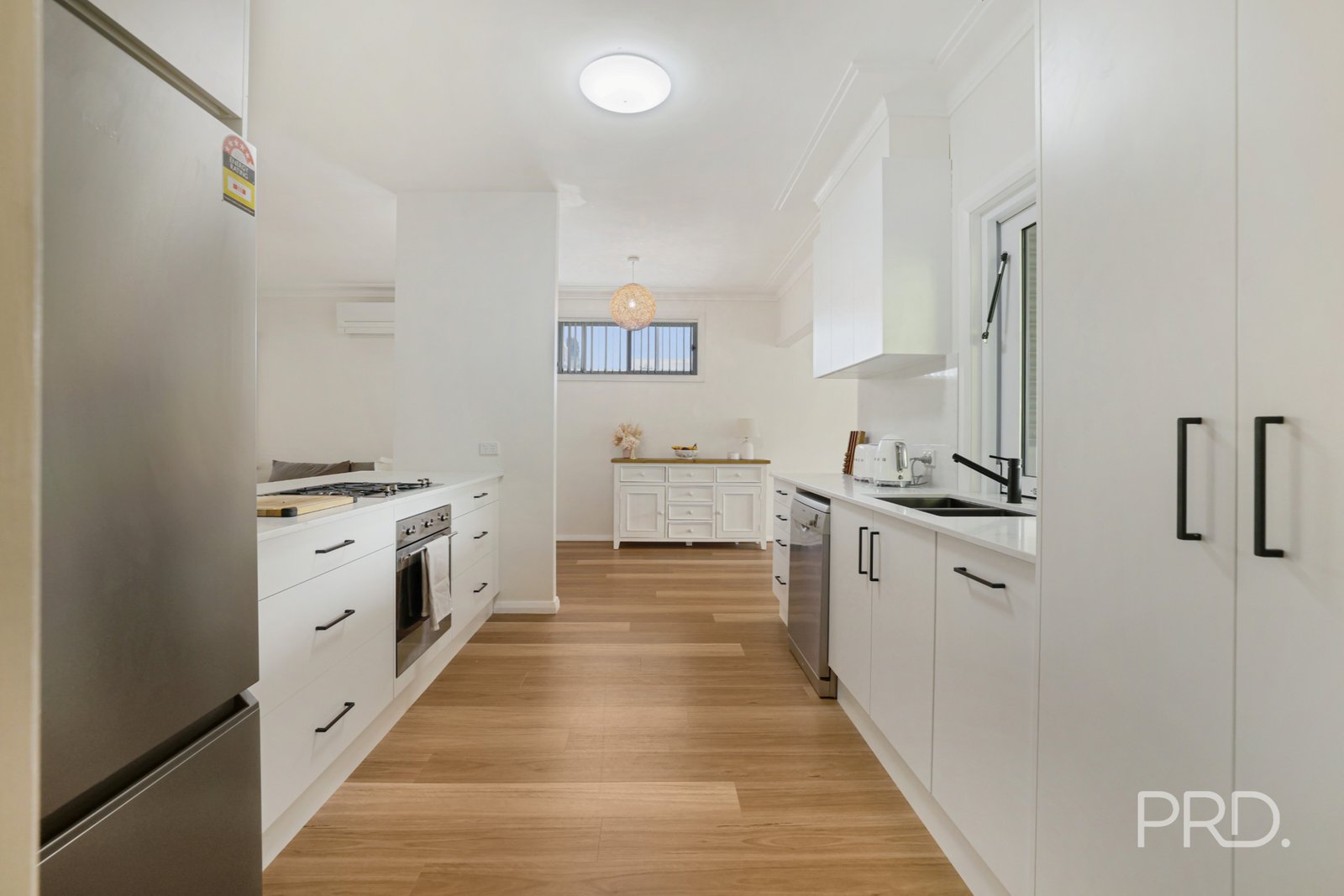 216 Johnston Street NORTH TAMWORTH 18