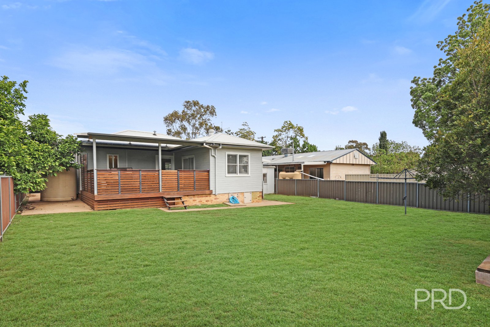 216 Johnston Street NORTH TAMWORTH 24