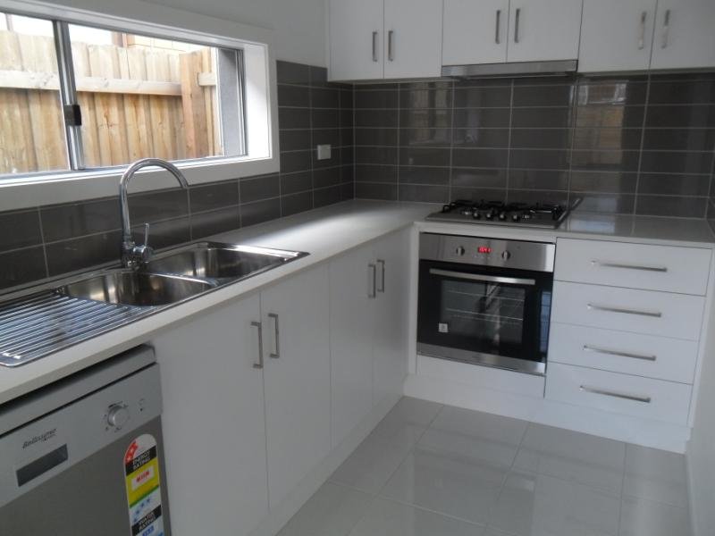Gallery: 2/16 Kingsville Street