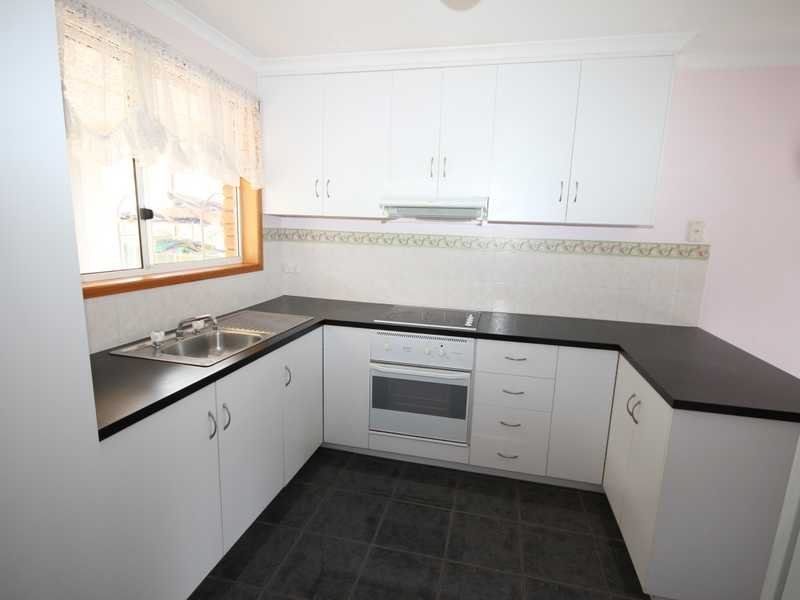 2/16 Lesdelle Street CLAREMONT 4