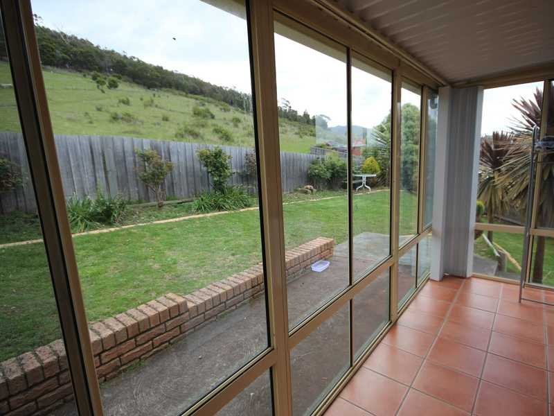 2/16 Lesdelle Street CLAREMONT 9