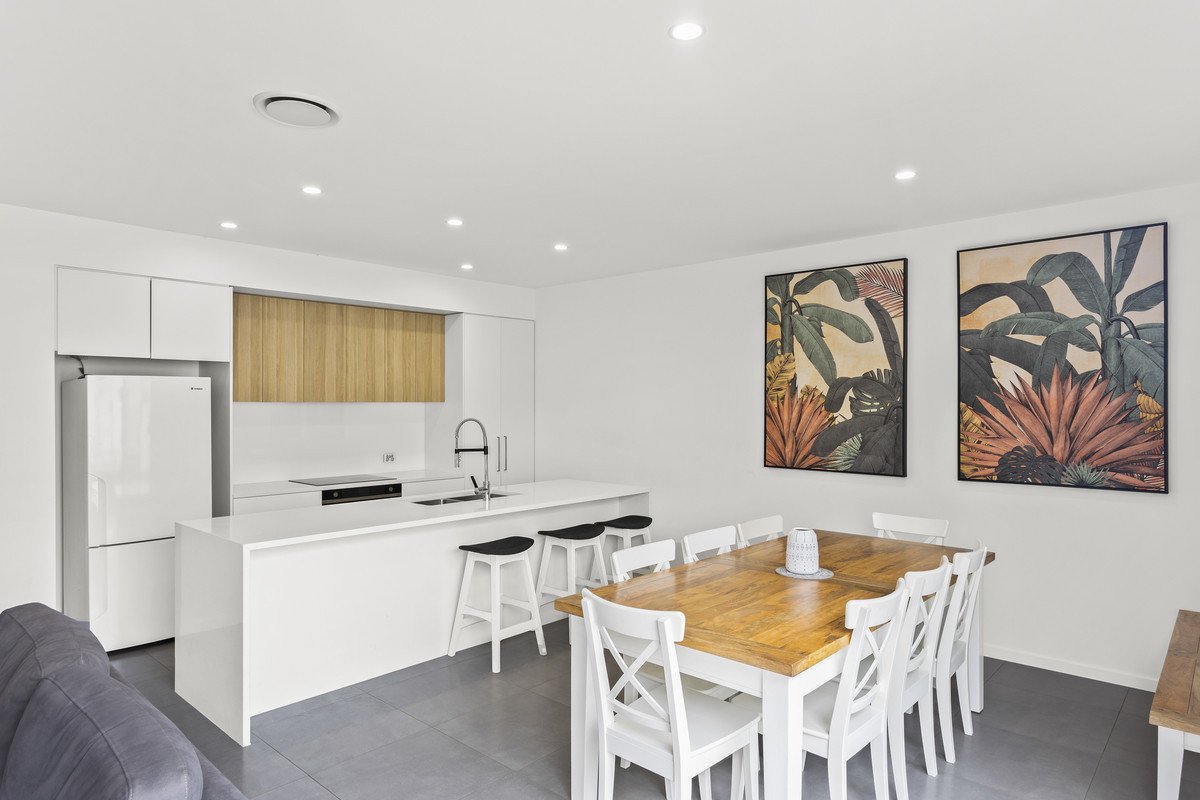 2/16 Leyte Avenue Palm Beach 3