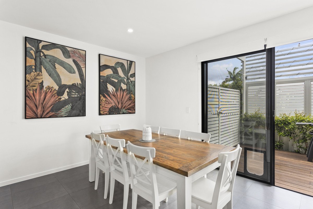 2/16 Leyte Avenue Palm Beach 4