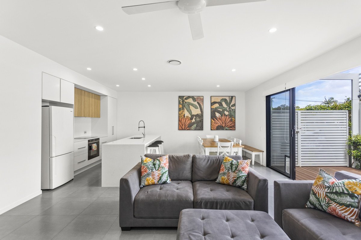 2/16 Leyte Avenue Palm Beach 8