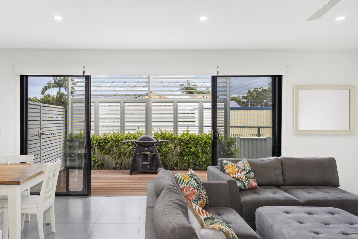 2/16 Leyte Avenue Palm Beach 11