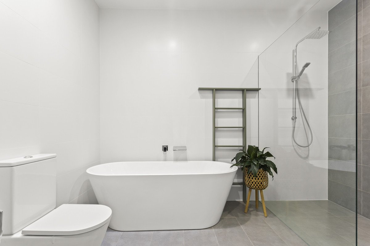 2/16 Leyte Avenue Palm Beach 16