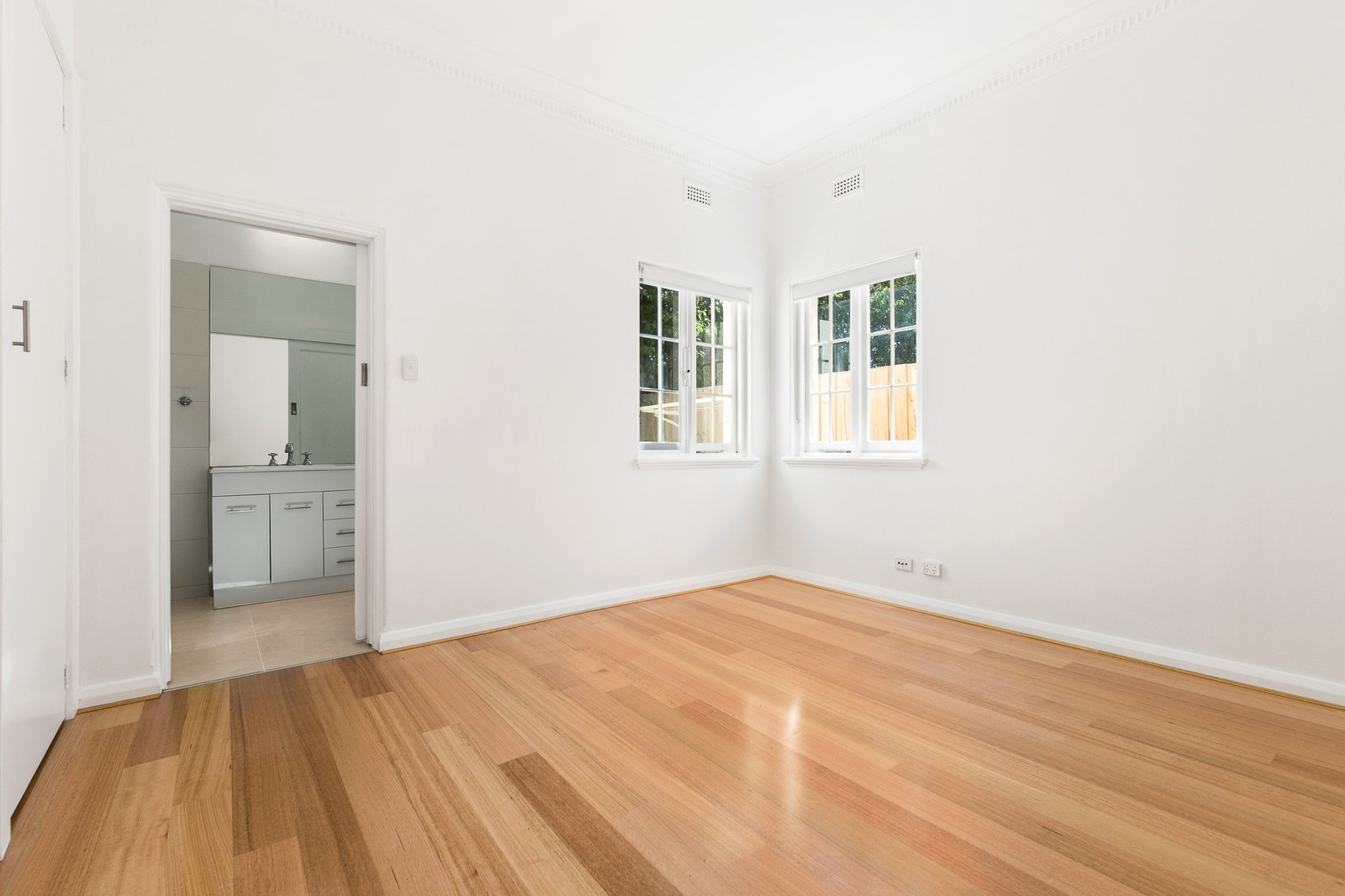 Gallery: 2/16 Manor Street