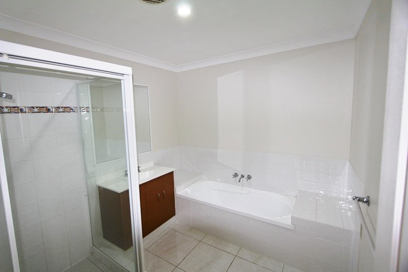 2/16 Marybeth Crescent MOLENDINAR 9