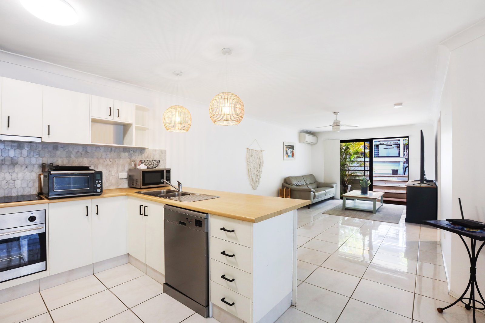 2/16 Marybeth Crescent MOLENDINAR 3