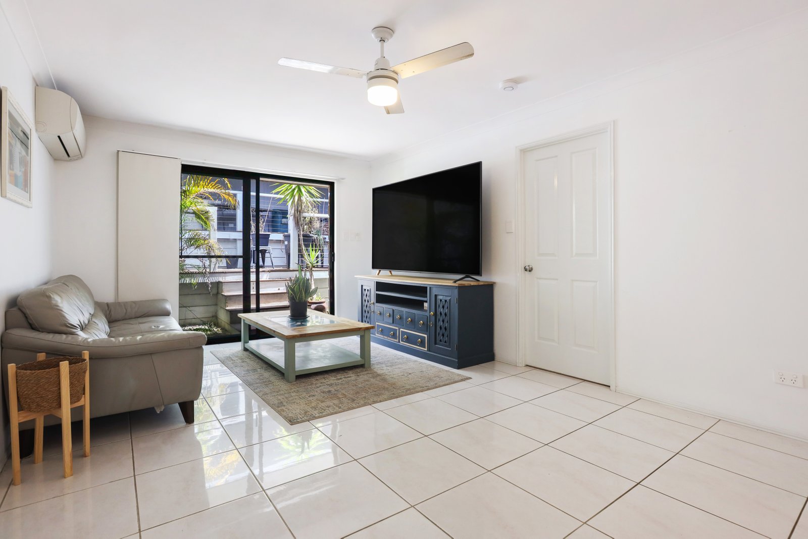 2/16 Marybeth Crescent MOLENDINAR 4