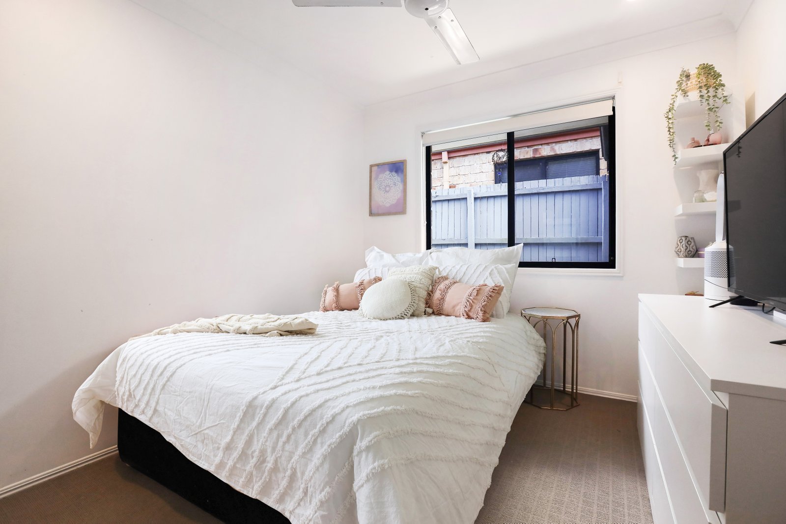 2/16 Marybeth Crescent MOLENDINAR 6