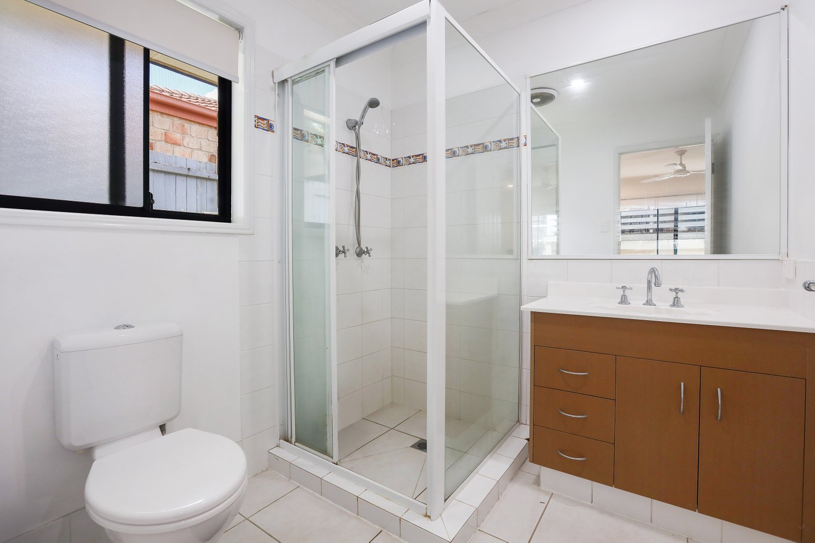 2/16 Marybeth Crescent MOLENDINAR 10