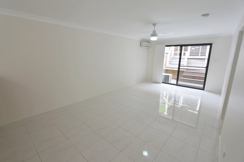 2/16 Marybeth Crescent MOLENDINAR 4