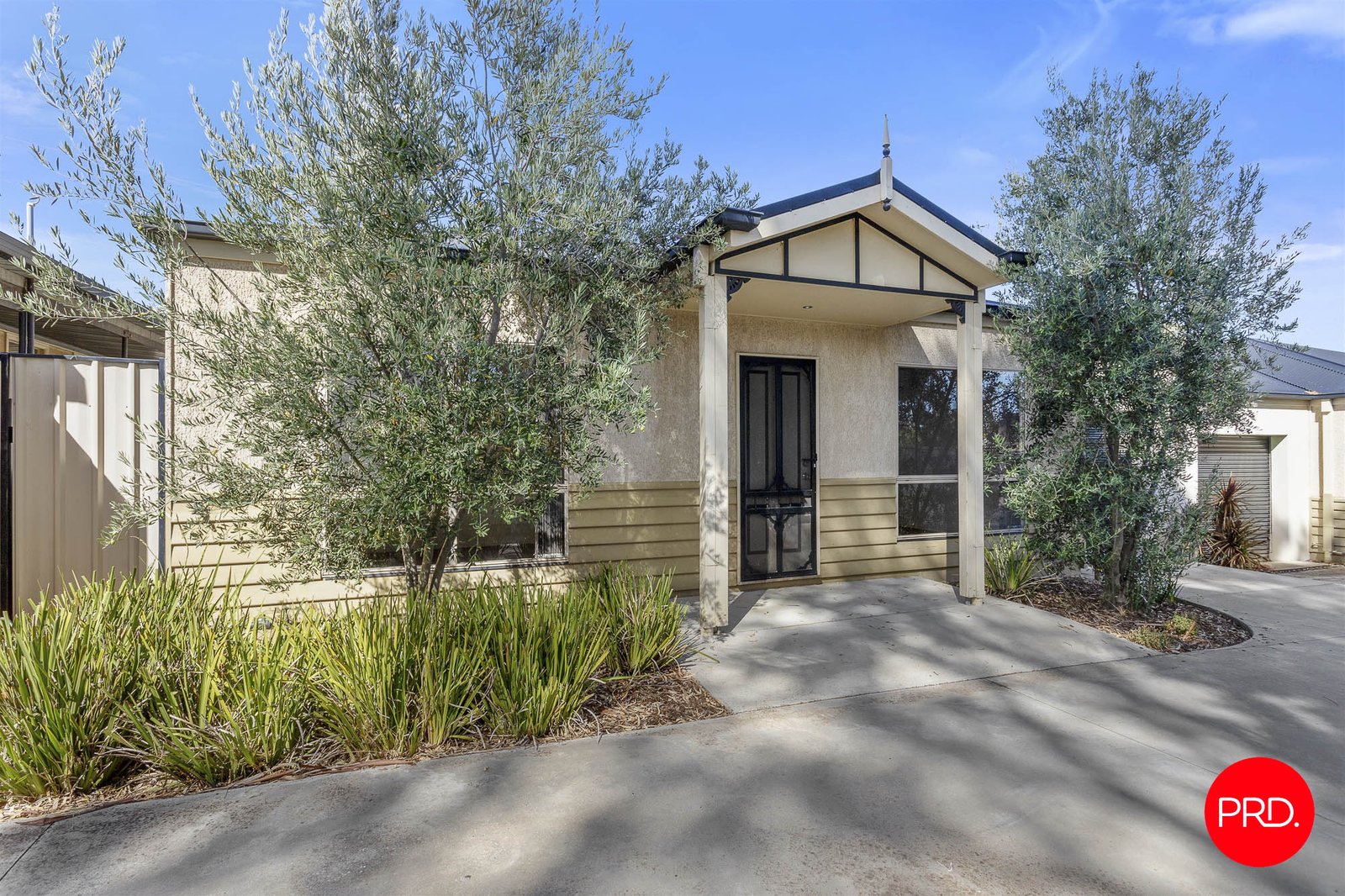 2/16 McLachlan Street GOLDEN SQUARE 2