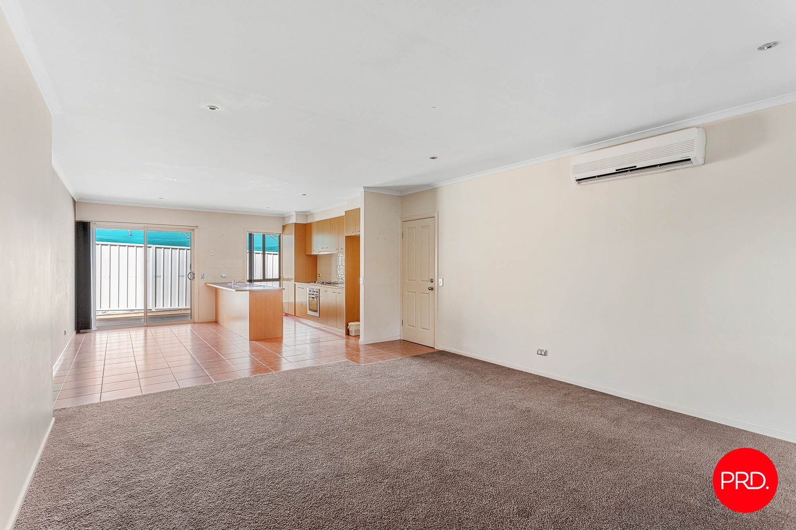 2/16 McLachlan Street GOLDEN SQUARE 4
