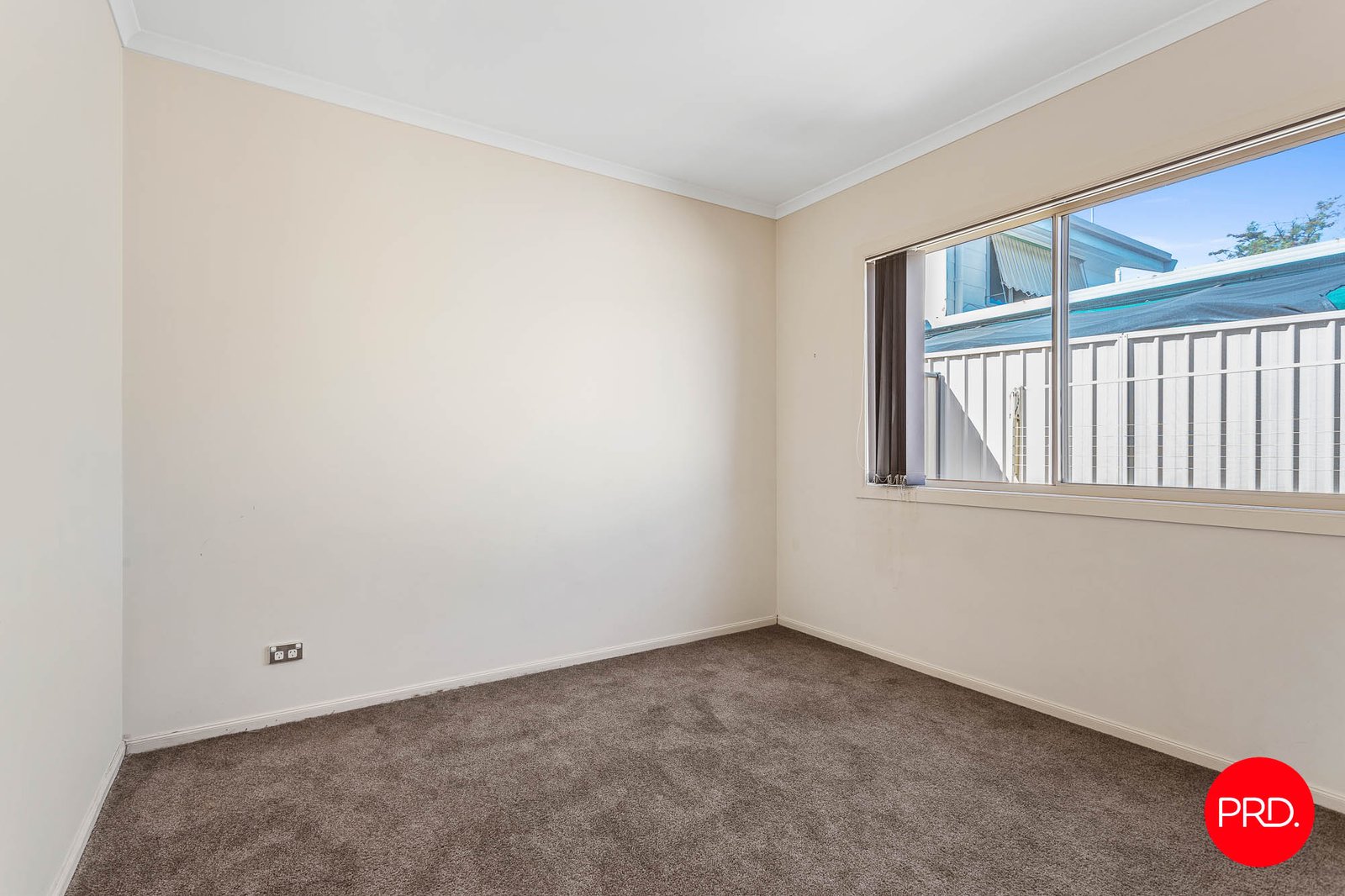 2/16 McLachlan Street GOLDEN SQUARE 9