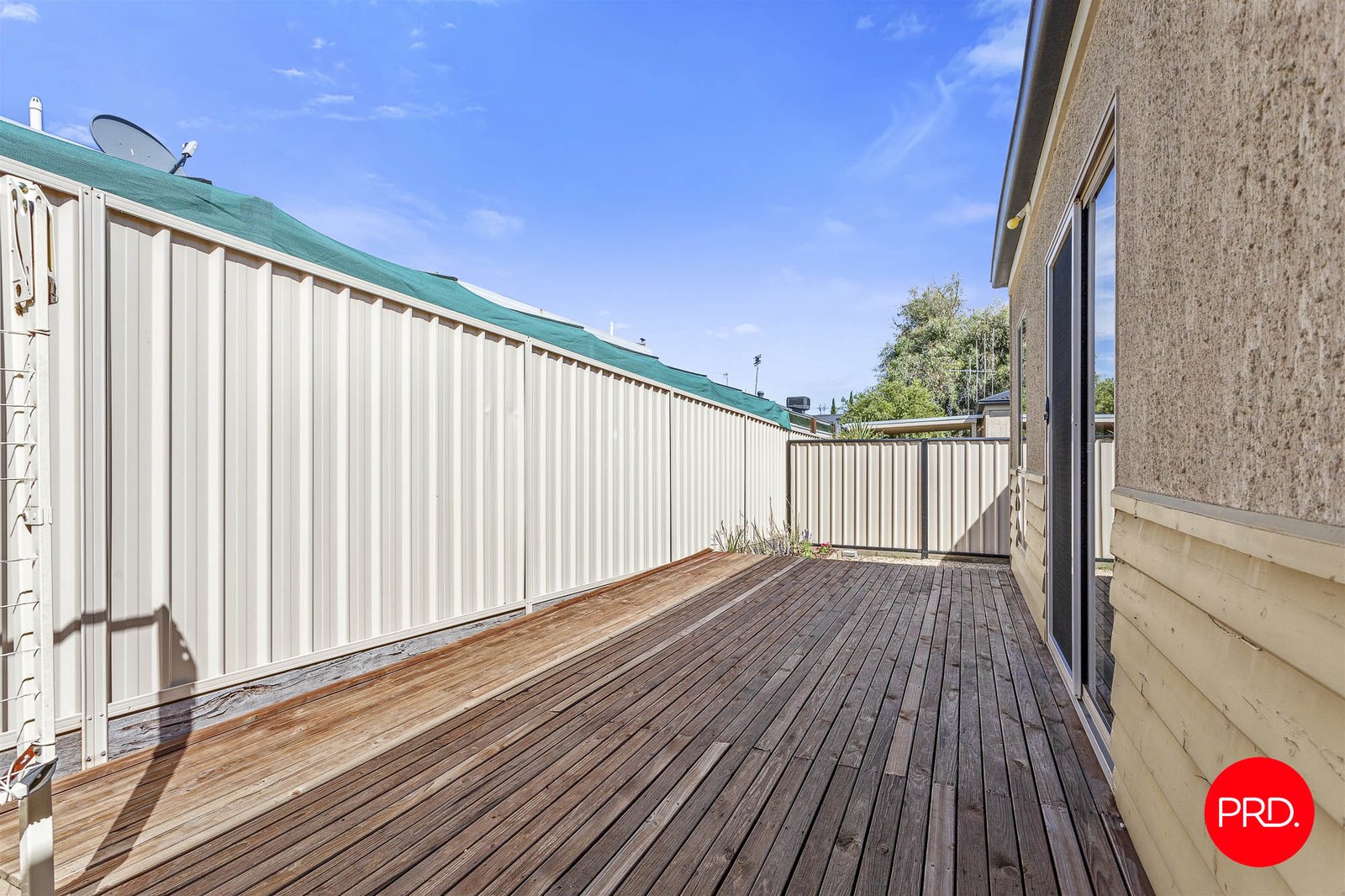 2/16 McLachlan Street GOLDEN SQUARE 12