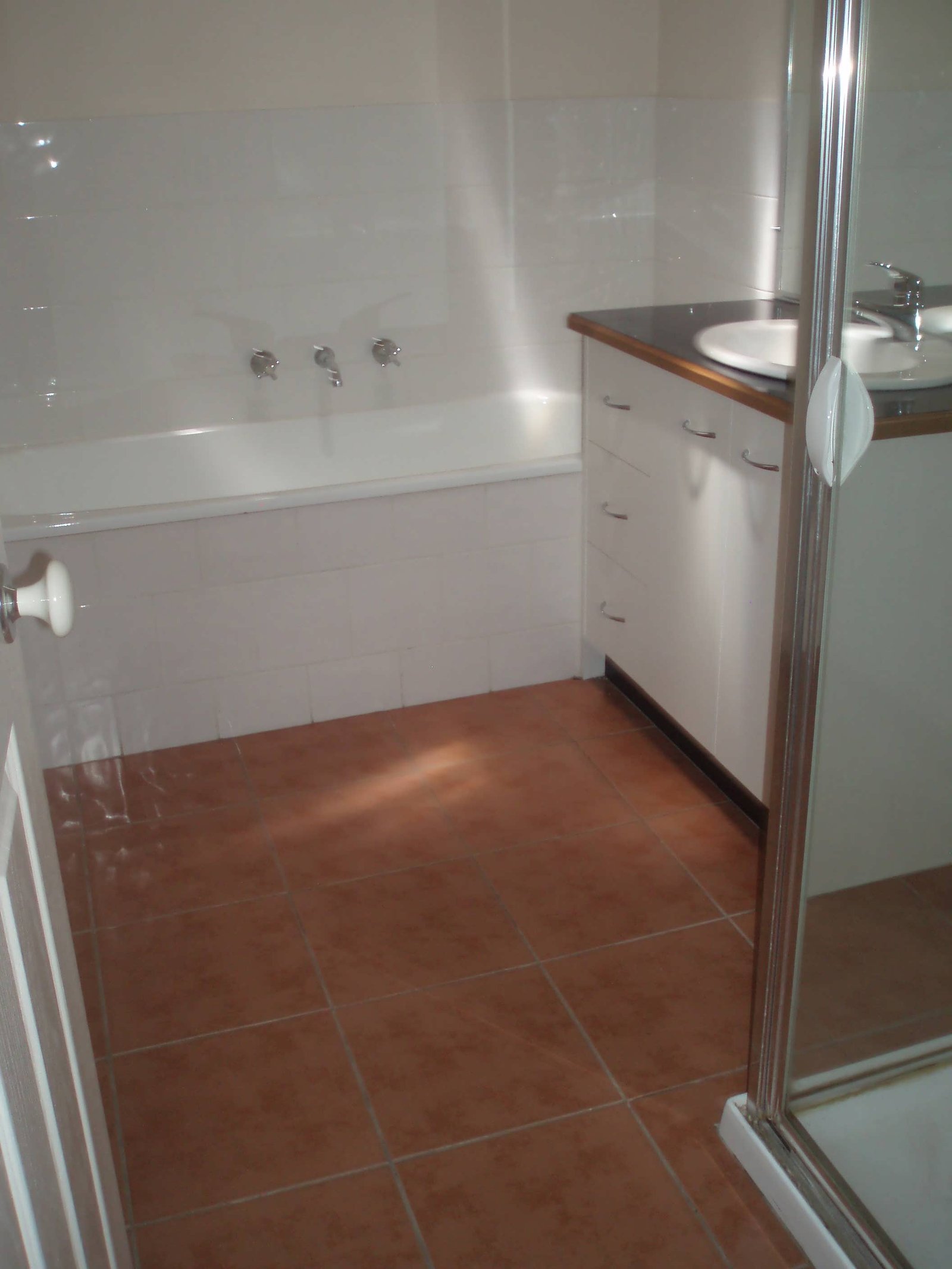 2/16 McLachlan Street GOLDEN SQUARE 3