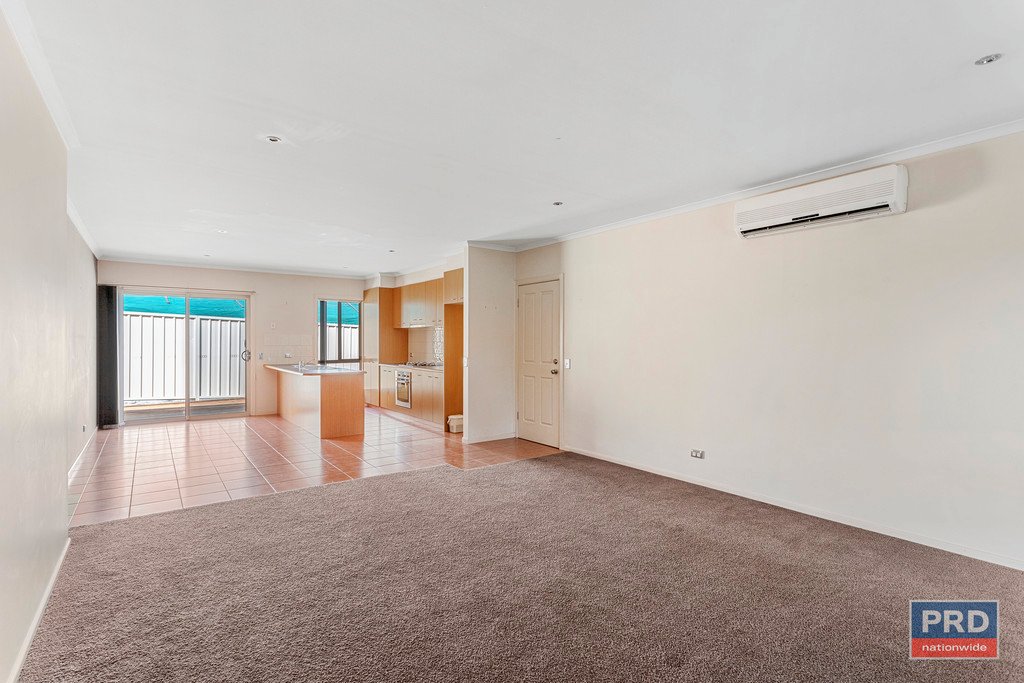 2/16 McLachlan Street GOLDEN SQUARE 6