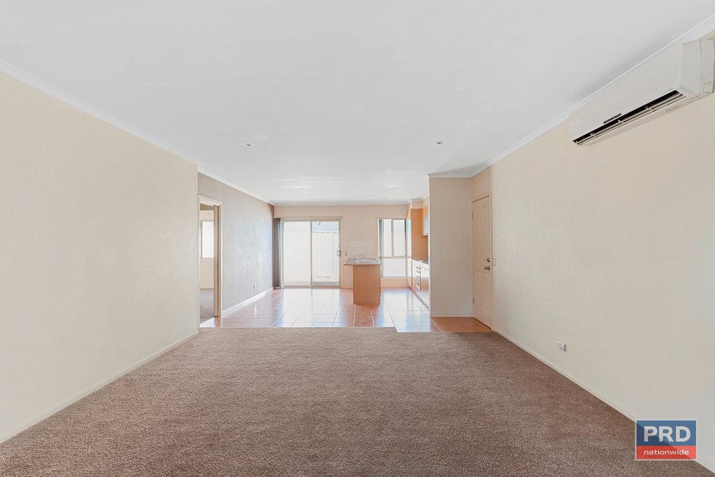 2/16 McLachlan Street GOLDEN SQUARE 7