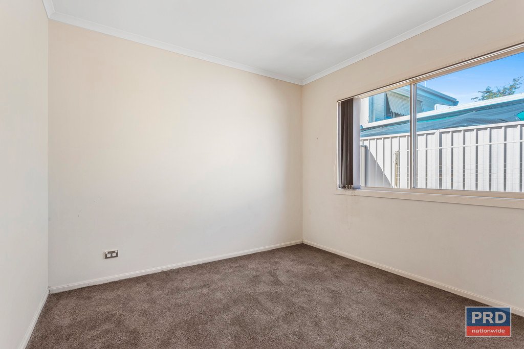 2/16 McLachlan Street GOLDEN SQUARE 8