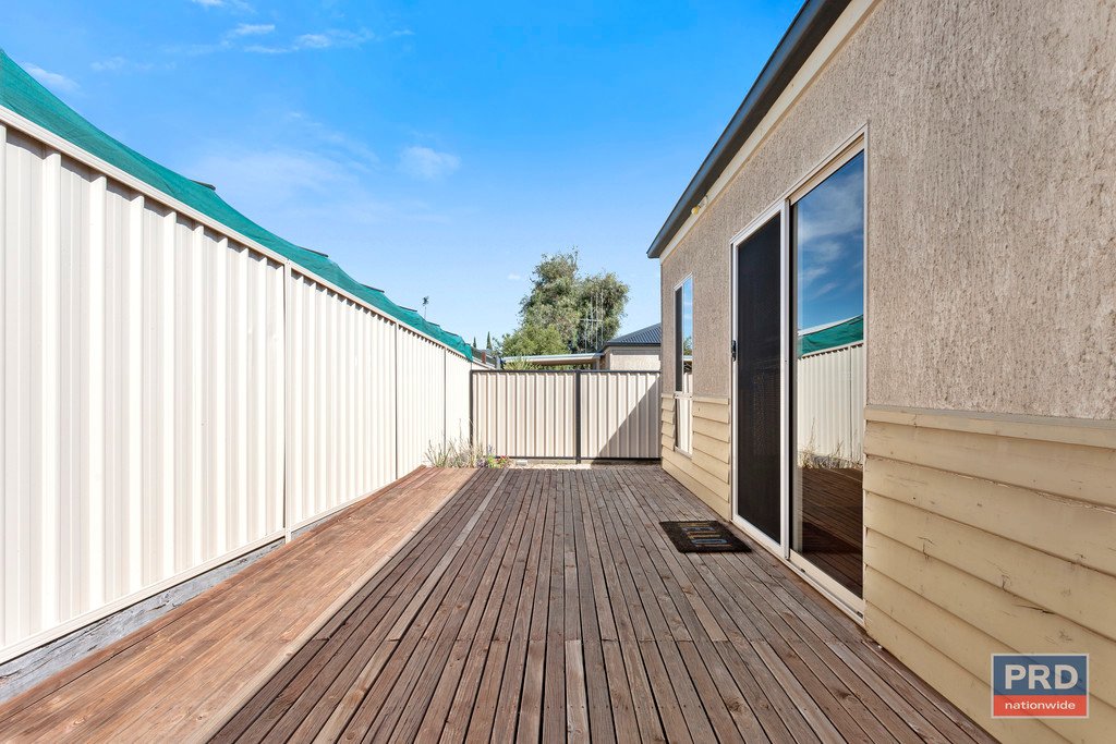 2/16 McLachlan Street GOLDEN SQUARE 11