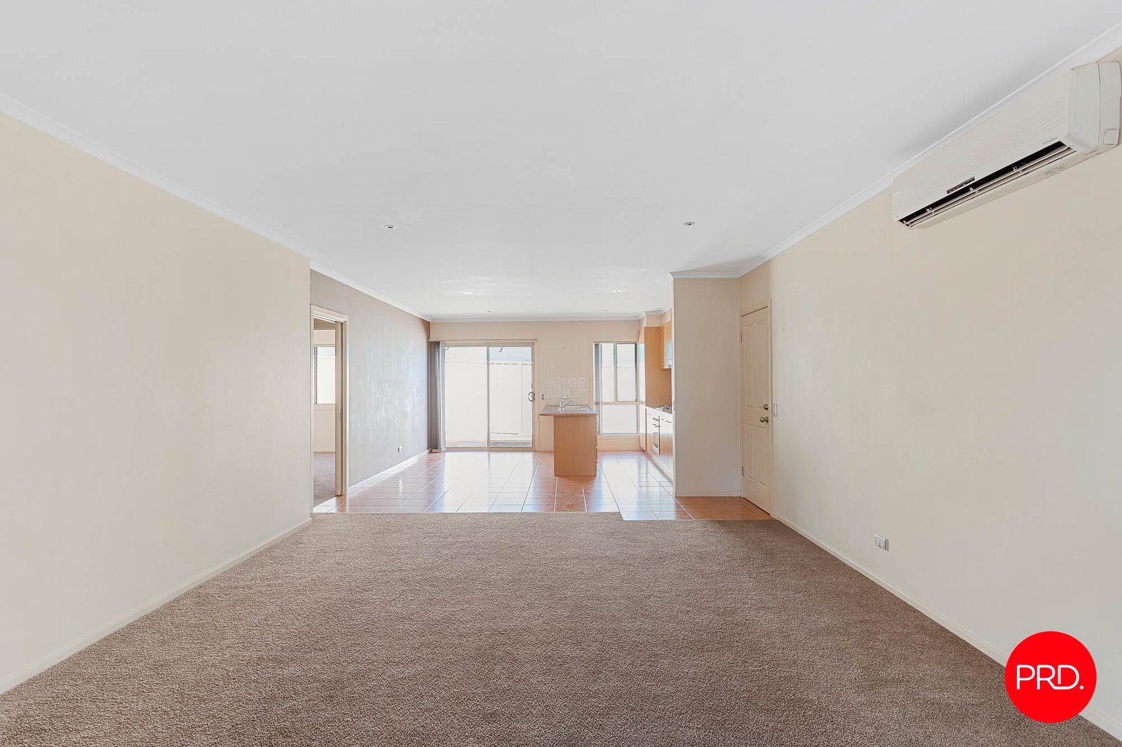2/16 McLachlan Street GOLDEN SQUARE 4