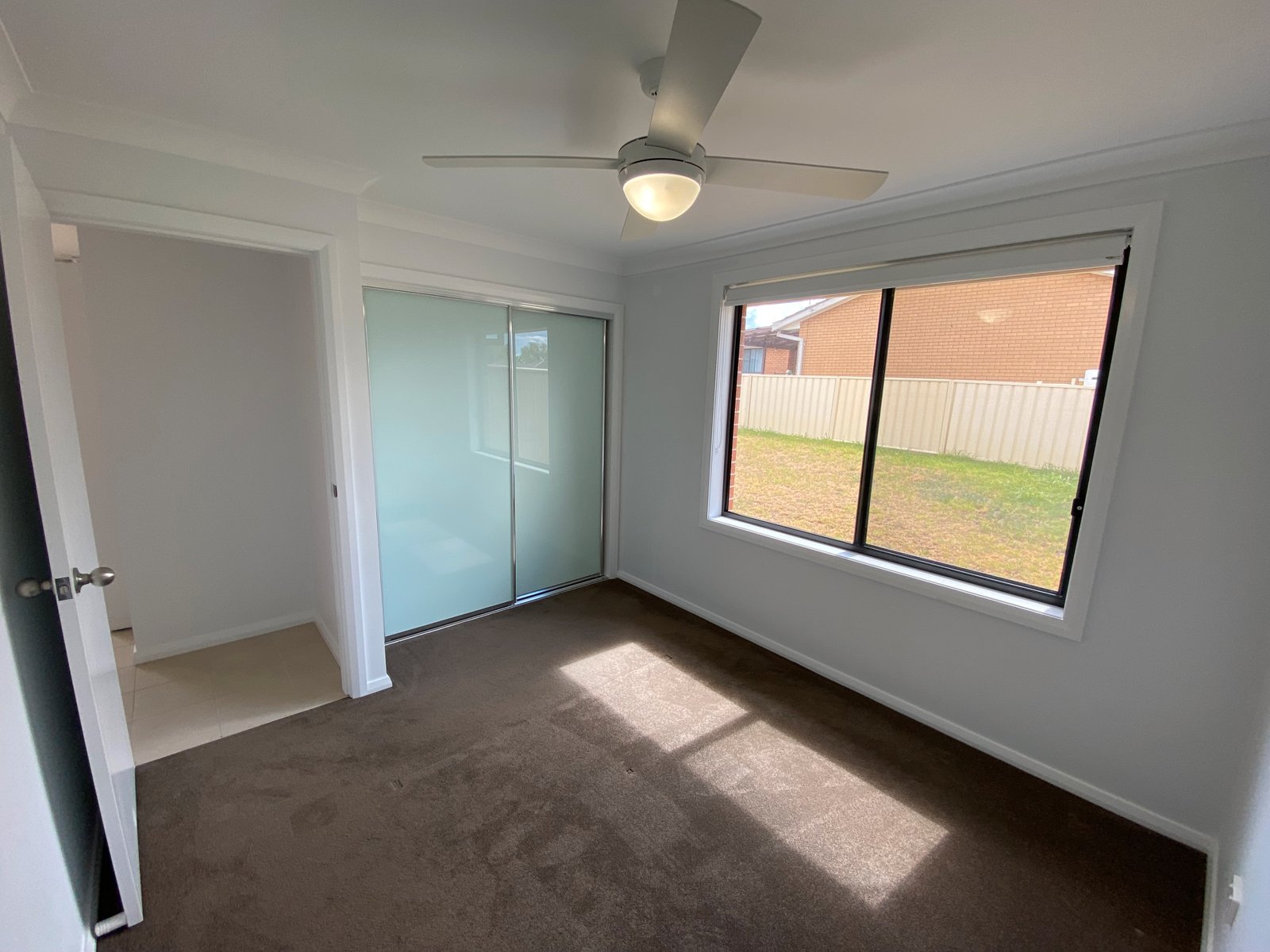 2/16 Mustang Close TAMWORTH 3