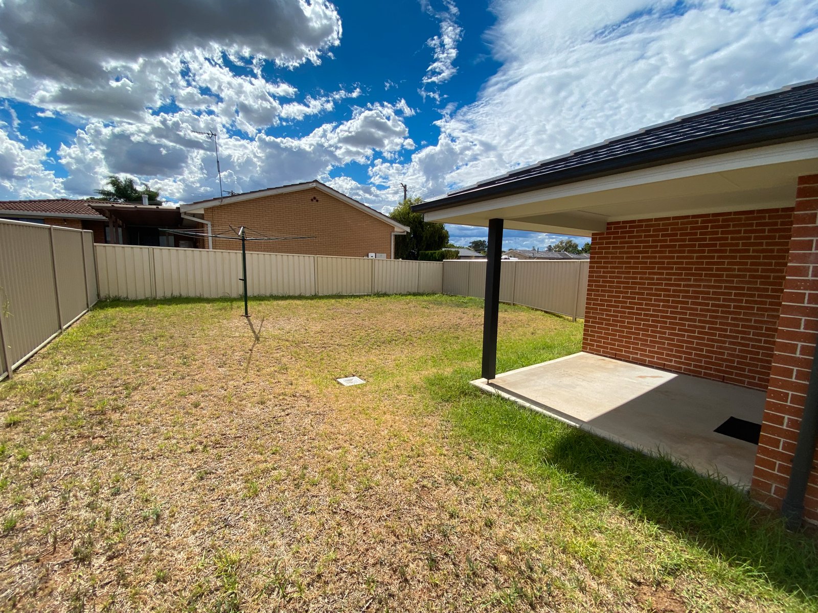 2/16 Mustang Close TAMWORTH 4