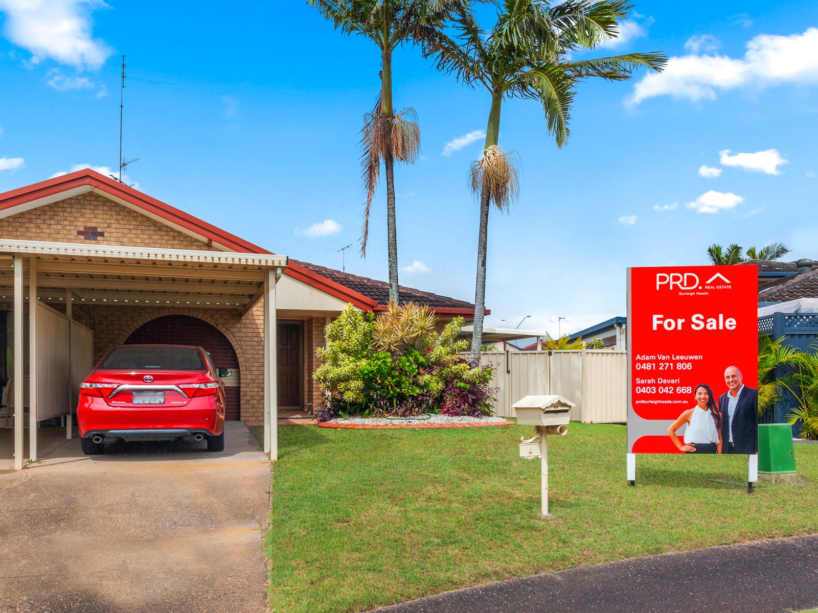 2/16 Peacock Place BURLEIGH WATERS 2