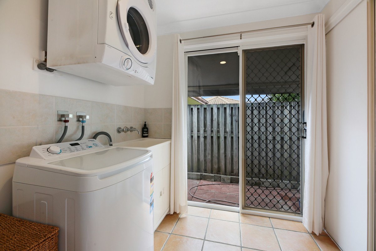 2/16 Randwick Court VARSITY LAKES 16