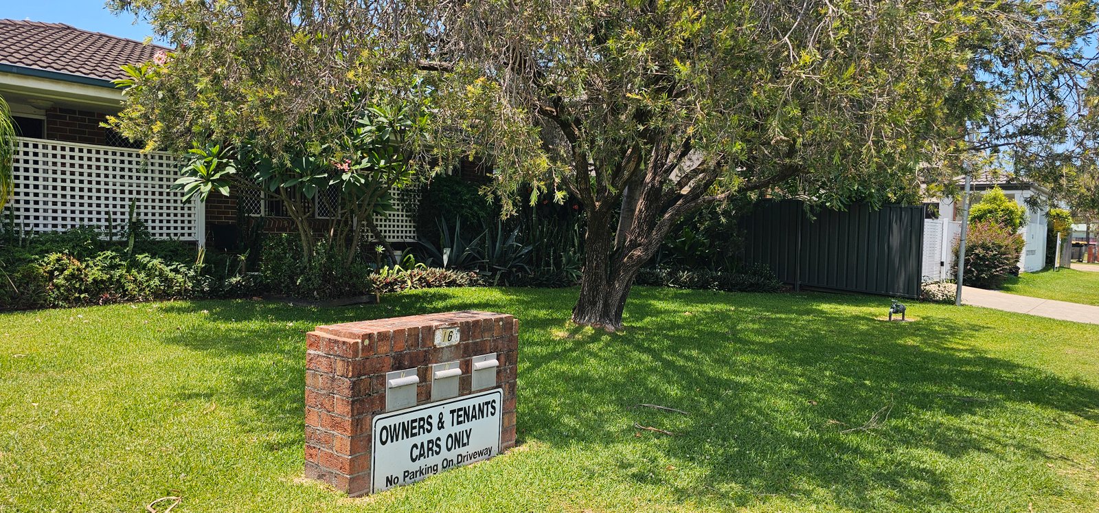 2/16 San Francisco Avenue COFFS HARBOUR 1