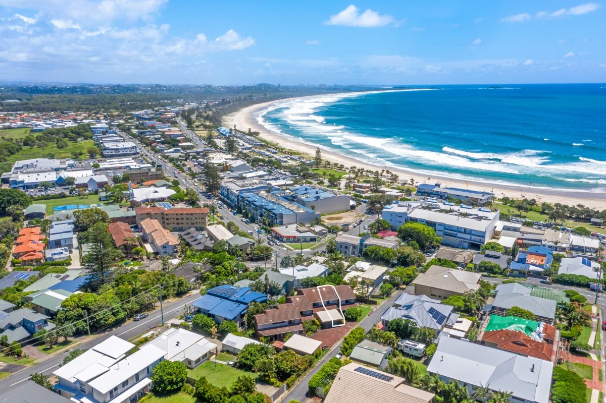 2/16 Seaview Street KINGSCLIFF 1